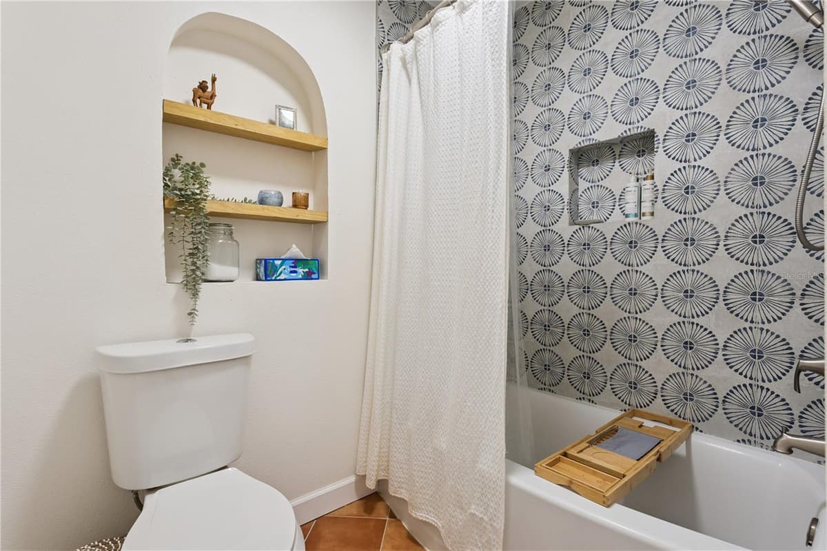 723 ROCKINGHAM AVENUE — photo 31 of 48
