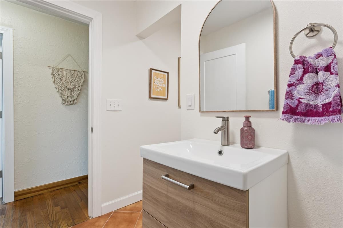 723 ROCKINGHAM AVENUE — photo 32 of 48