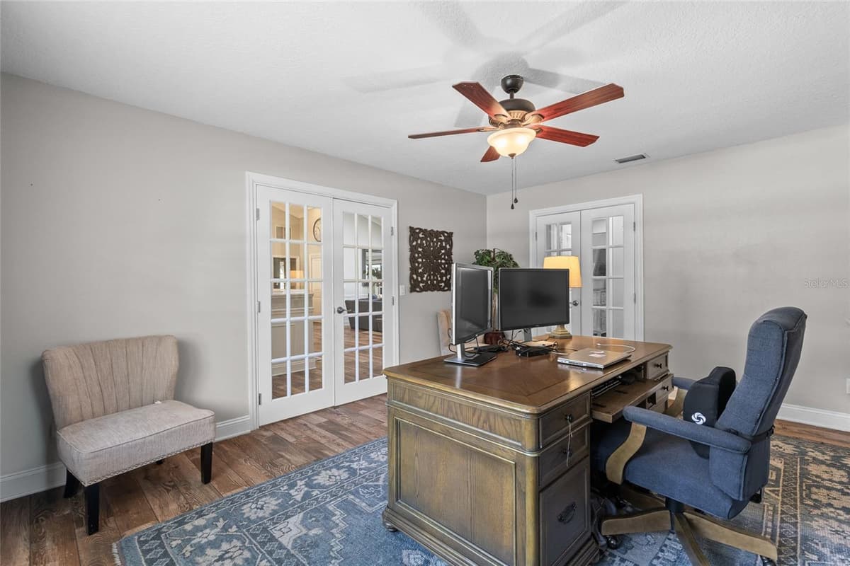 807 RIVERBEND BOULEVARD — photo 17 of 32