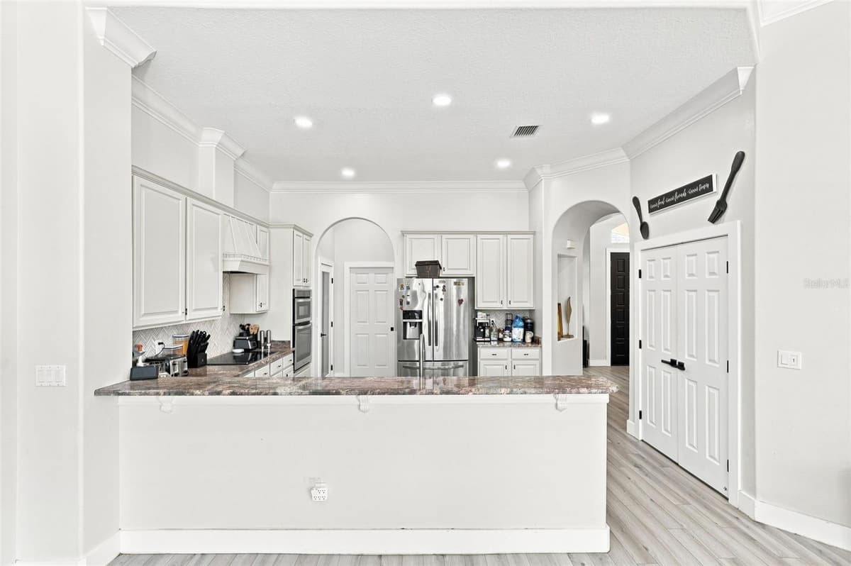 7746 DEBEAUBIEN DRIVE — photo 11 of 44