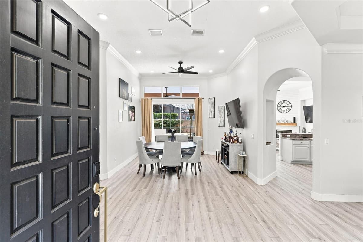 7746 DEBEAUBIEN DRIVE — photo 5 of 44