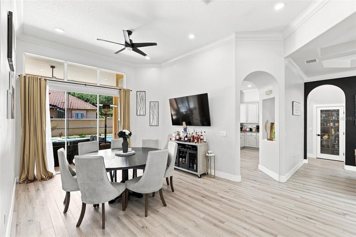 7746 DEBEAUBIEN DRIVE — photo 6 of 44