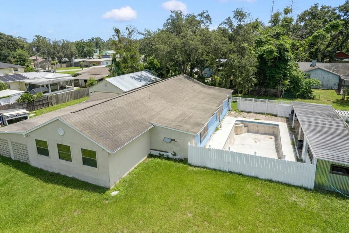11735 MARJORY AVENUE — photo 4 of 46