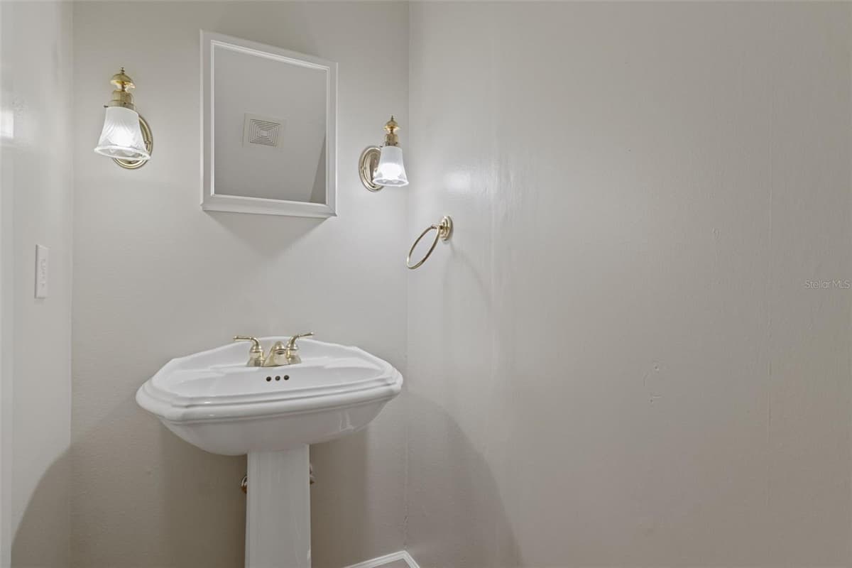 8779 ORANGE AVENUE — photo 40 of 66