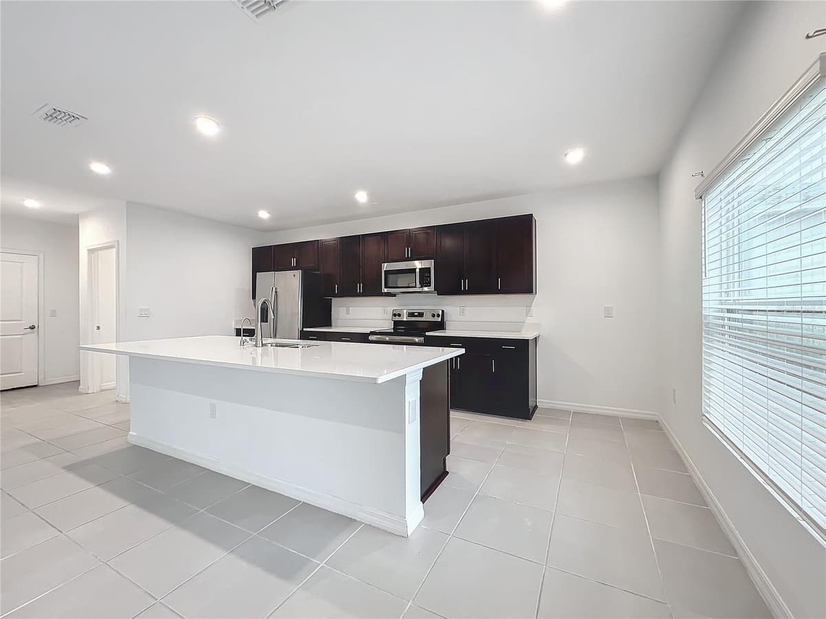 5627 COSTA BLANCA WAY — photo 4 of 38
