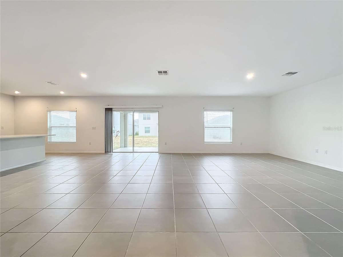 5627 COSTA BLANCA WAY — photo 8 of 38
