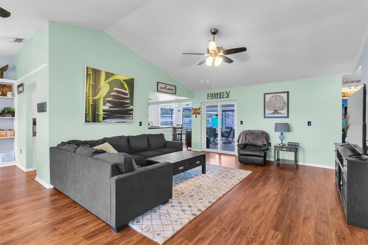 10513 BLYTHVILLE ROAD — photo 4 of 36