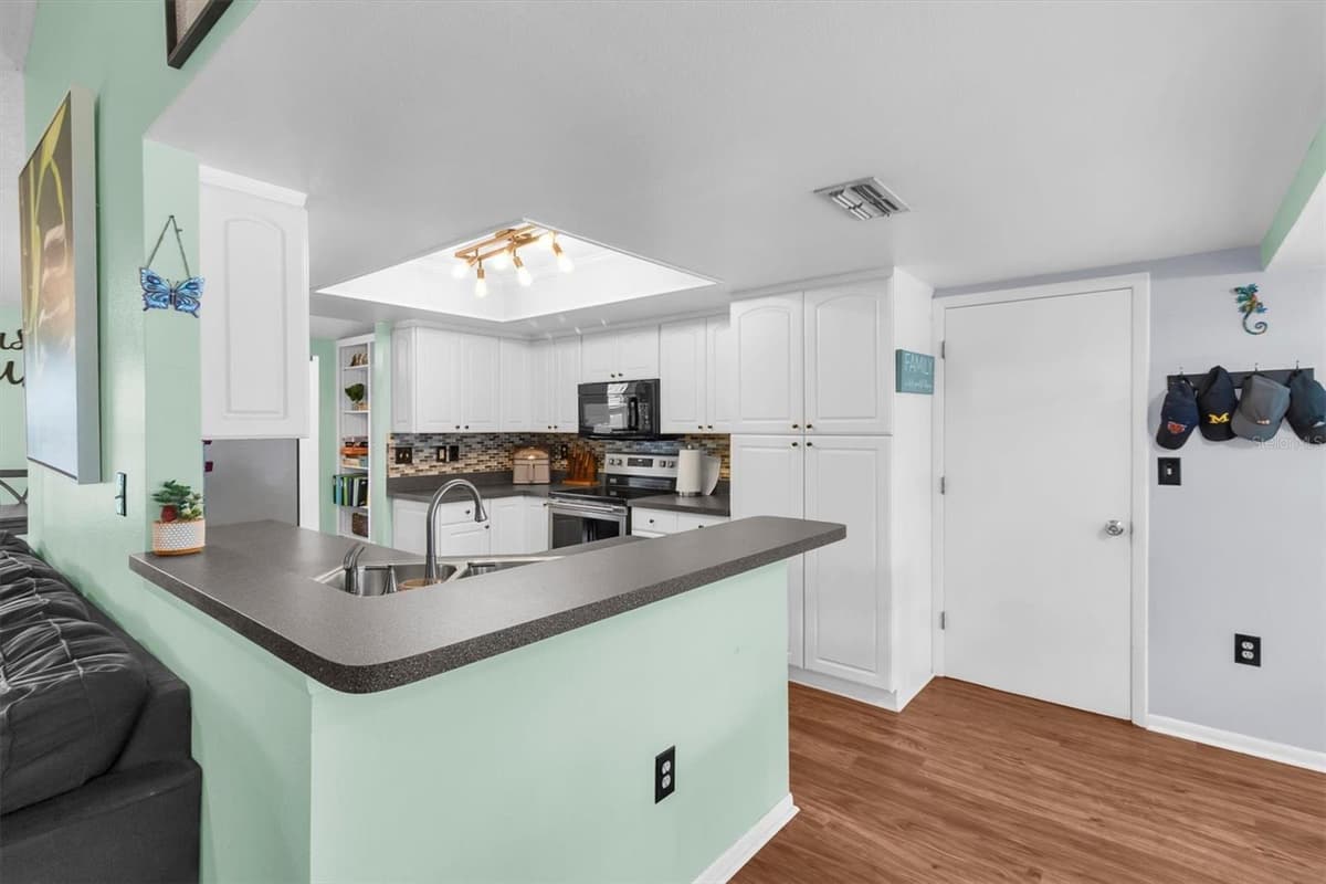 10513 BLYTHVILLE ROAD — photo 7 of 36