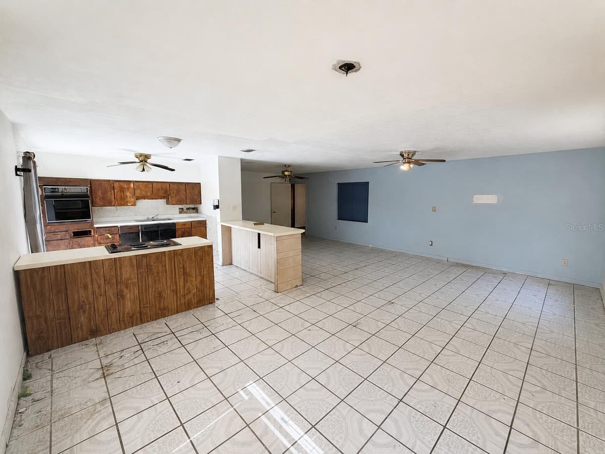 6806 215TH STREET — photo 3 of 14