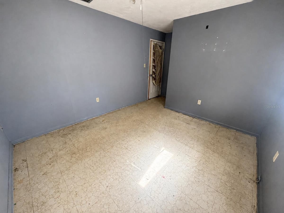 6806 215TH STREET — photo 9 of 14