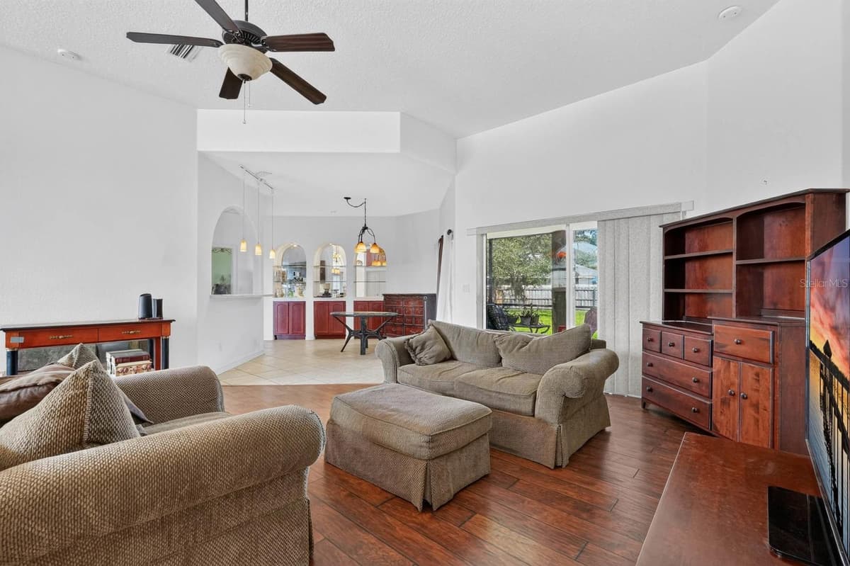 25 KATHRYN PLACE — photo 11 of 42
