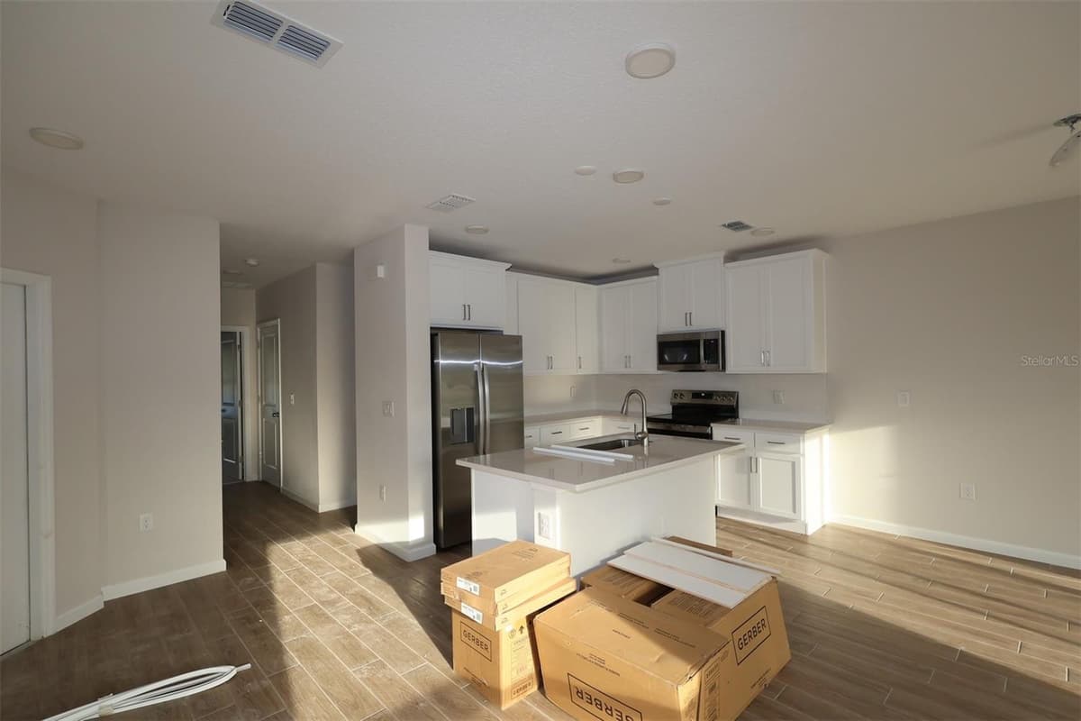 6100 FELLOW WAGON WAY — photo 6 of 41
