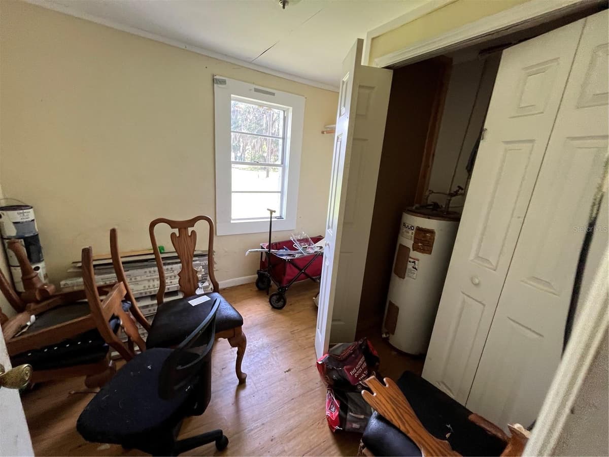 852 SHIRLEY STREET — photo 17 of 25