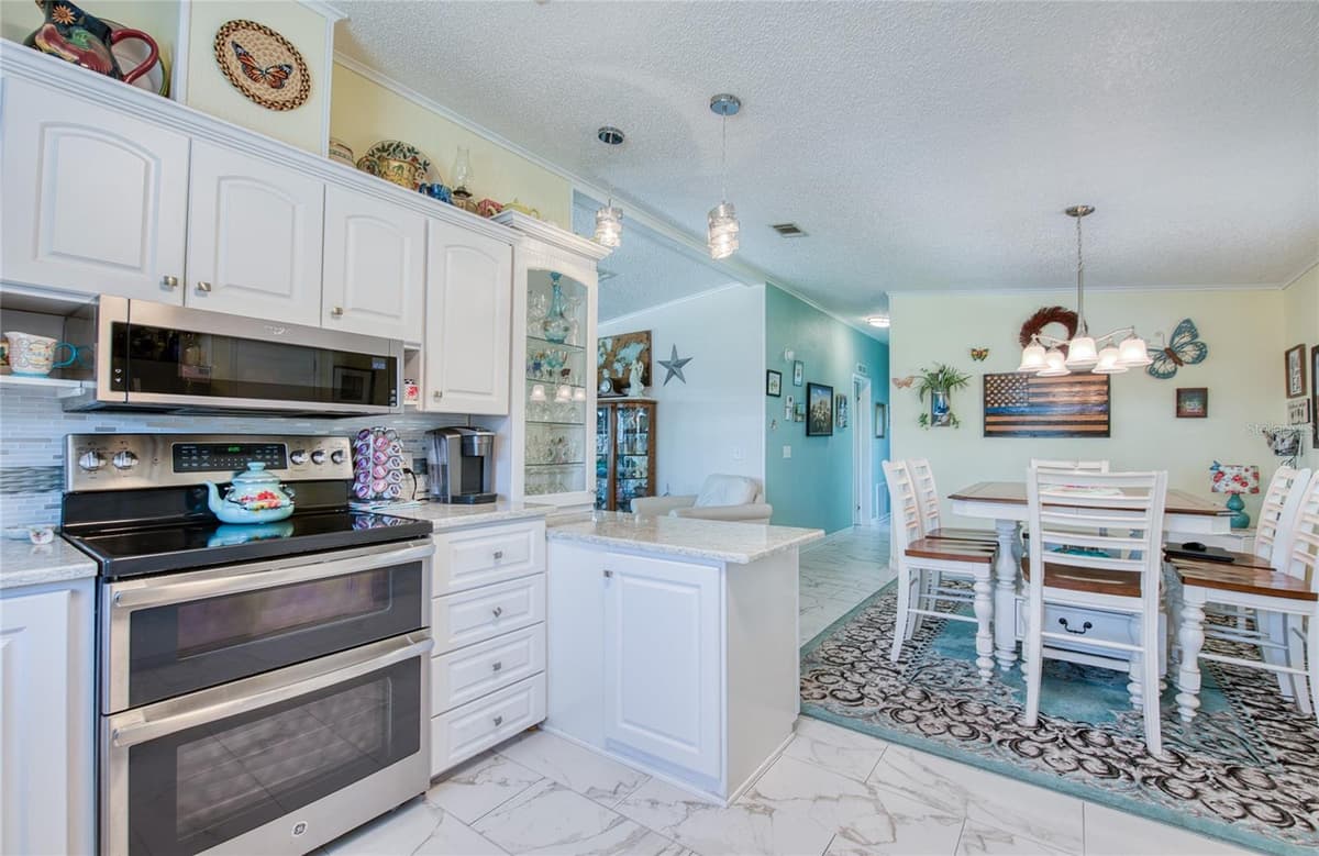 214 DOLPHIN DRIVE — photo 6 of 46