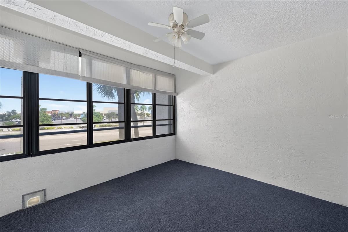 2581 COUNTRYSIDE BOULEVARD — photo 27 of 39