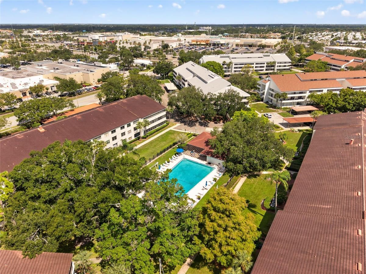 2581 COUNTRYSIDE BOULEVARD — photo 38 of 39