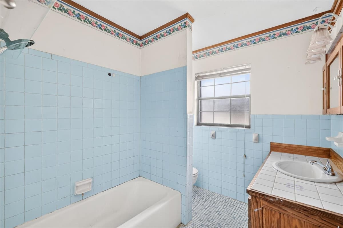 315 LONE OAK DRIVE — photo 15 of 26