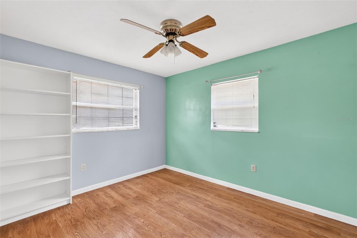 315 LONE OAK DRIVE — photo 16 of 26