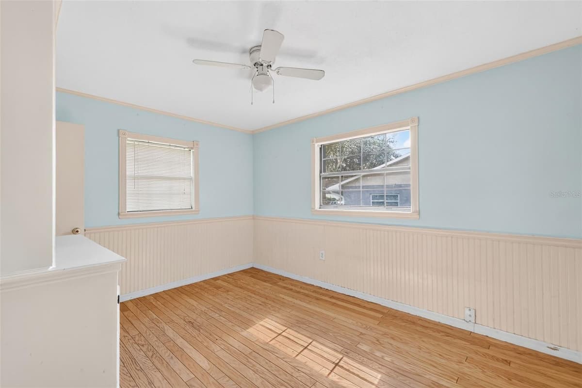 315 LONE OAK DRIVE — photo 13 of 26