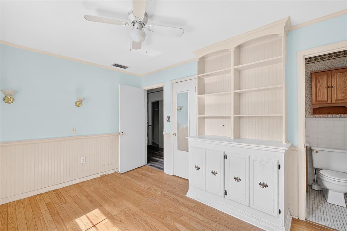 315 LONE OAK DRIVE — photo 14 of 26