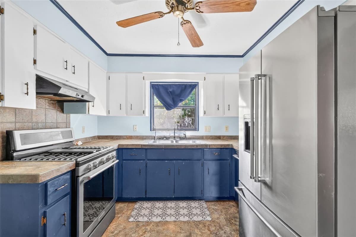 315 LONE OAK DRIVE — photo 11 of 26