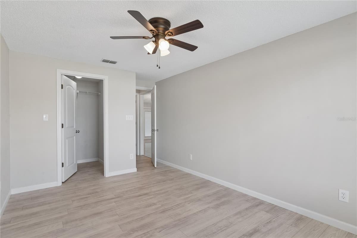 5588 GARDEN GROVE CIRCLE — photo 13 of 18