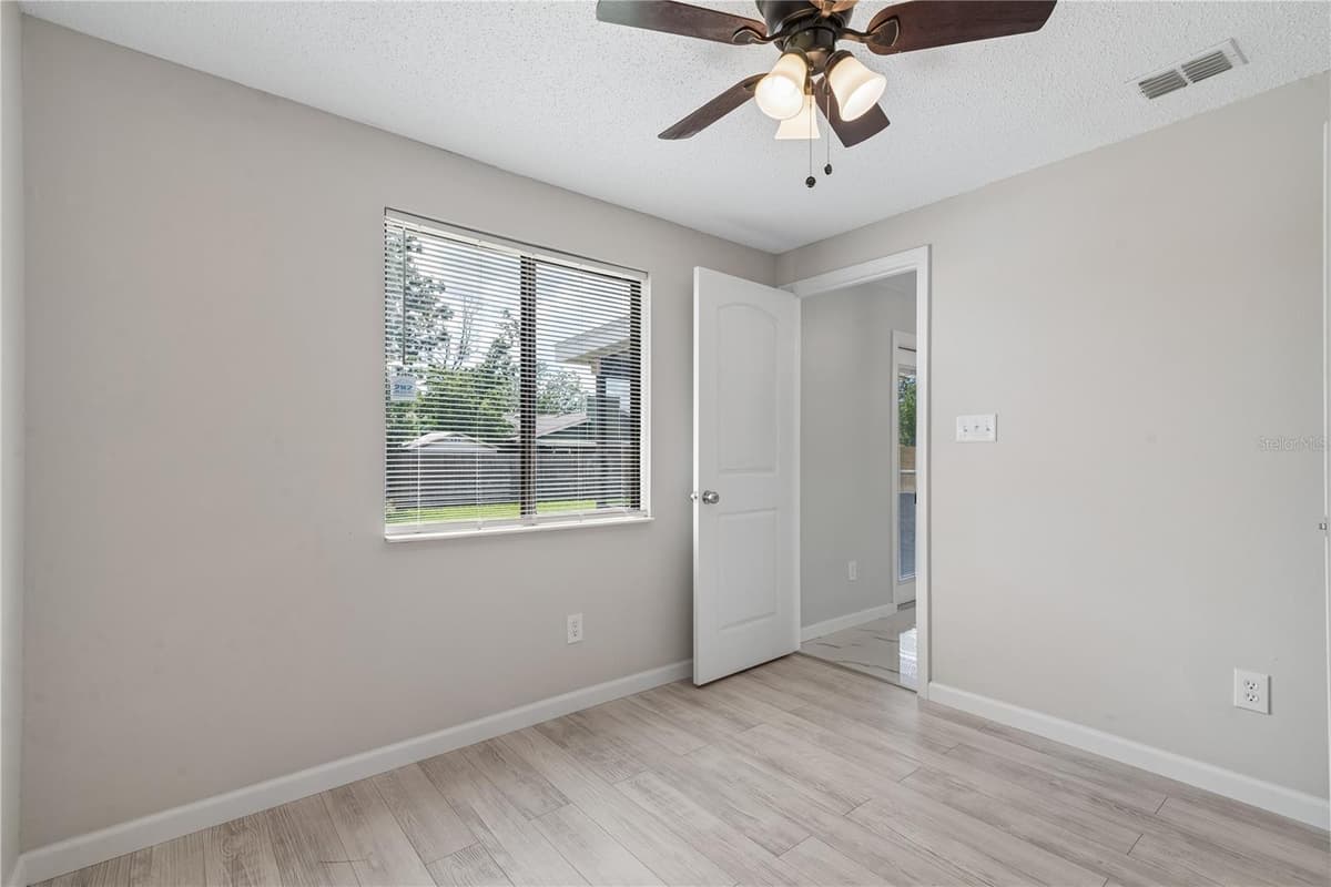 5588 GARDEN GROVE CIRCLE — photo 12 of 18