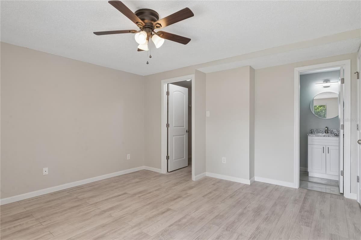5588 GARDEN GROVE CIRCLE — photo 10 of 18