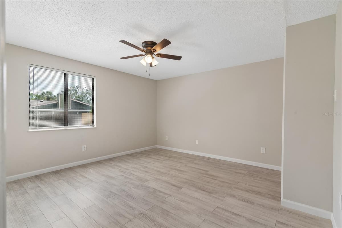 5588 GARDEN GROVE CIRCLE — photo 11 of 18