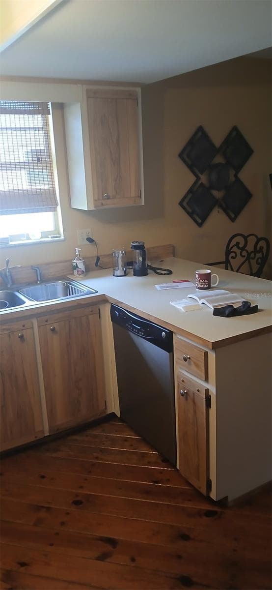 855 RIDGEWOOD AVENUE — photo 4 of 35