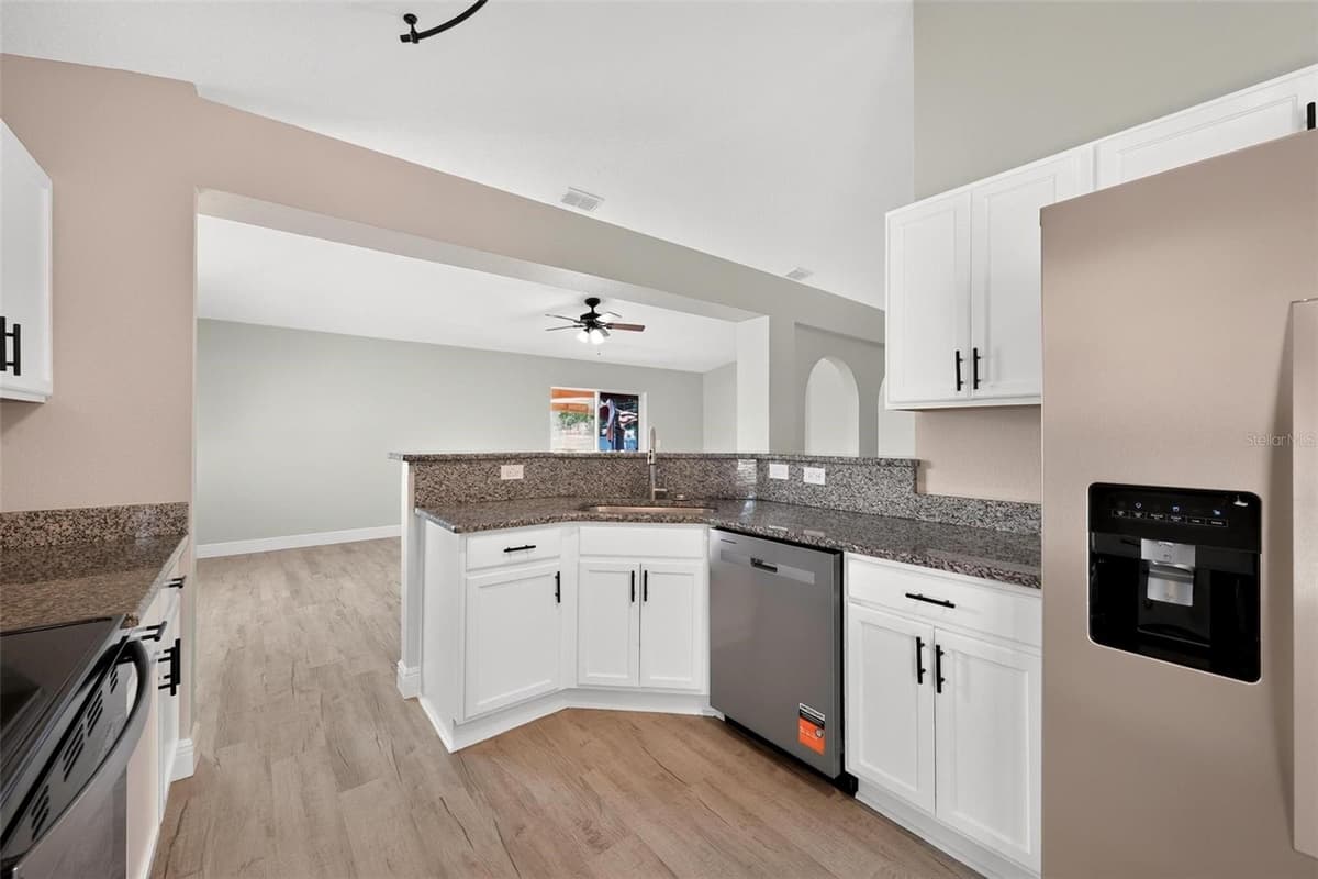 2417 SANDRIDGE CIRCLE — photo 21 of 59