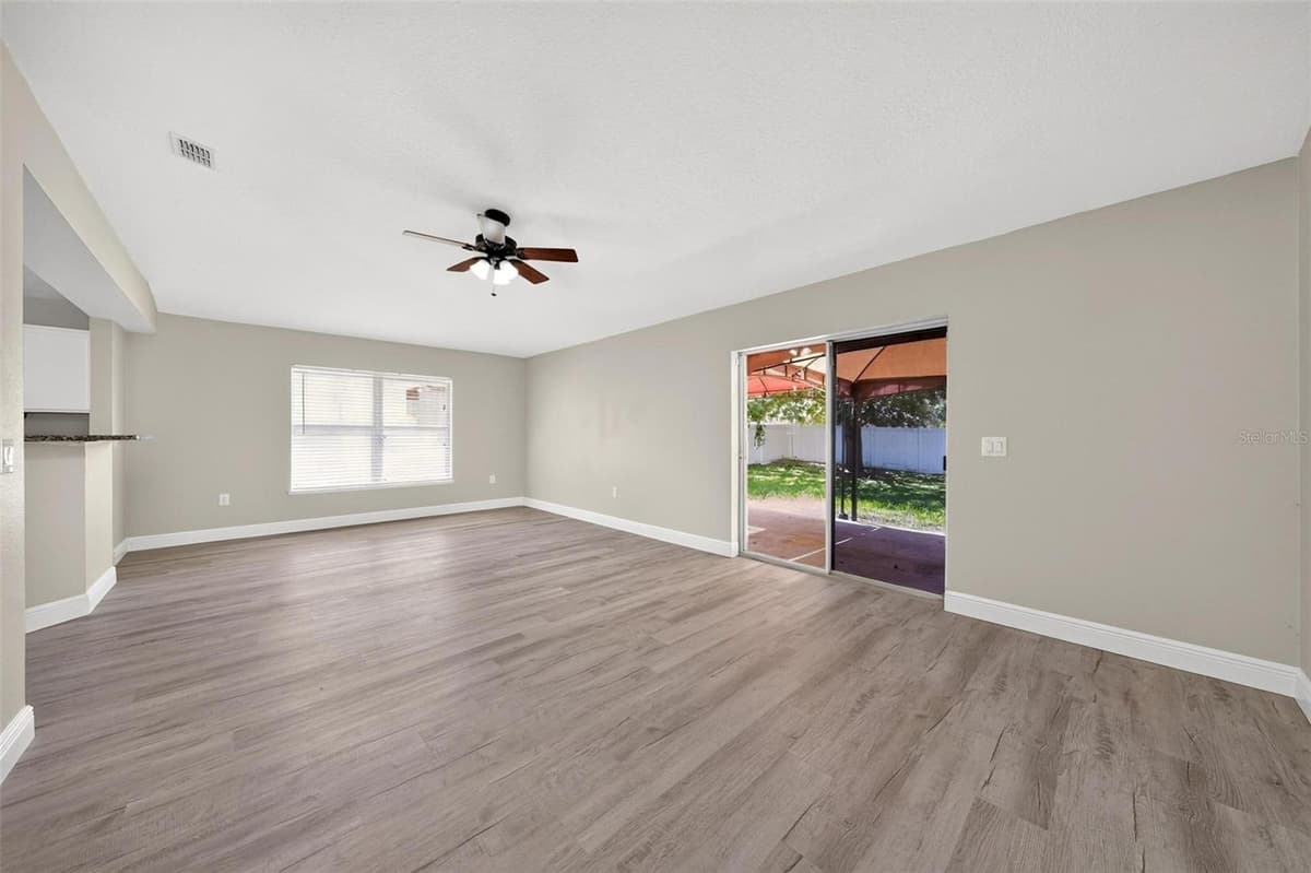 2417 SANDRIDGE CIRCLE — photo 11 of 59