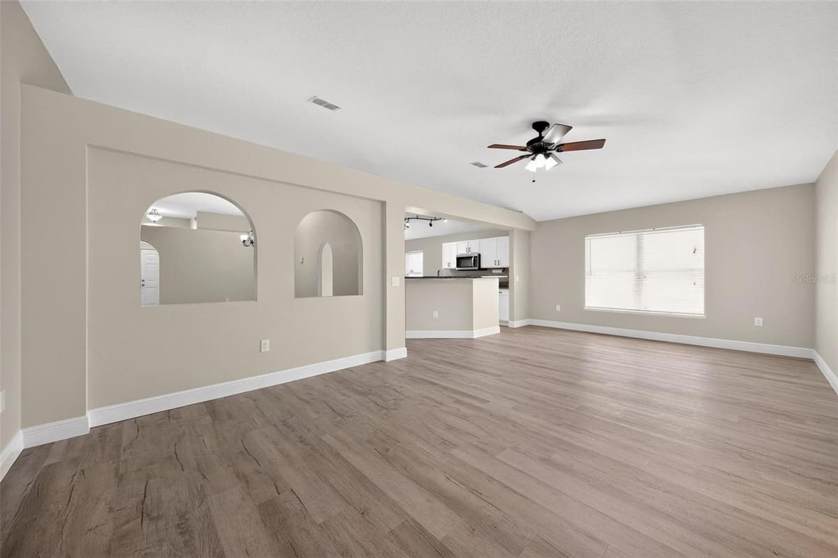2417 SANDRIDGE CIRCLE — photo 12 of 59