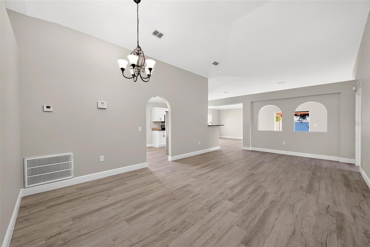 2417 SANDRIDGE CIRCLE — photo 7 of 59