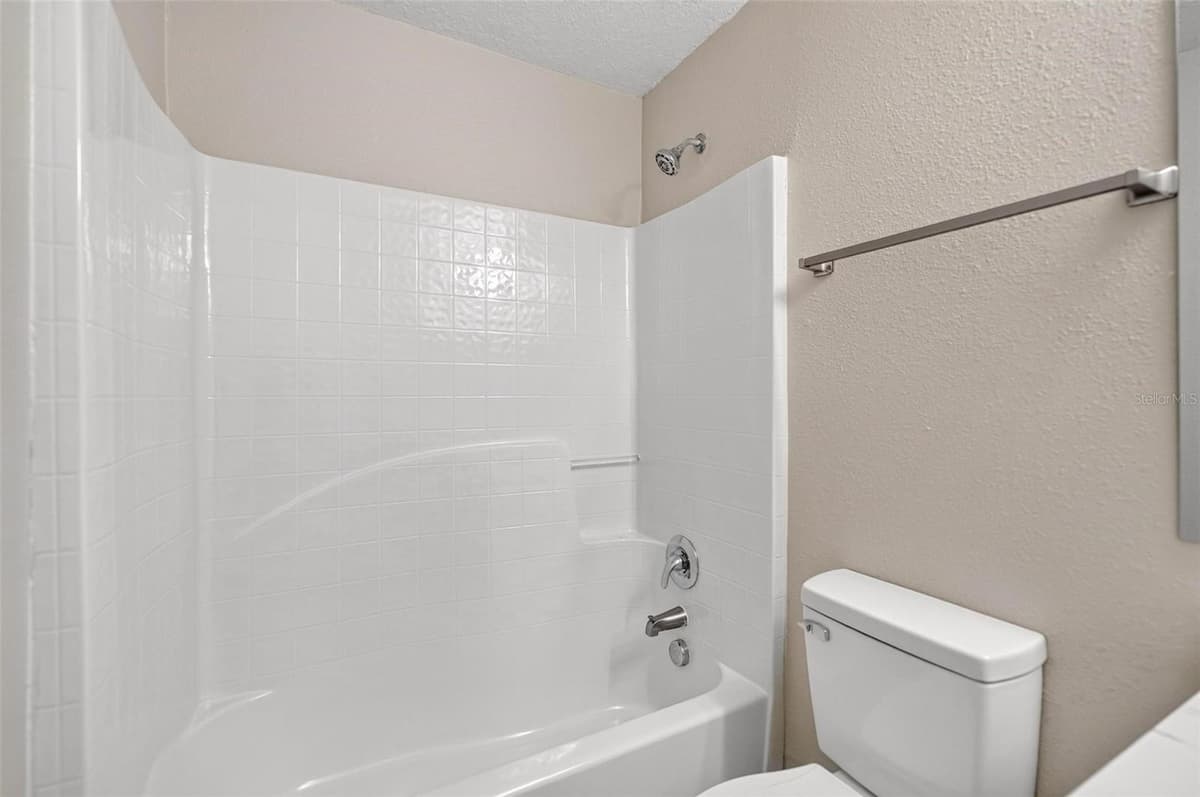 2417 SANDRIDGE CIRCLE — photo 46 of 59