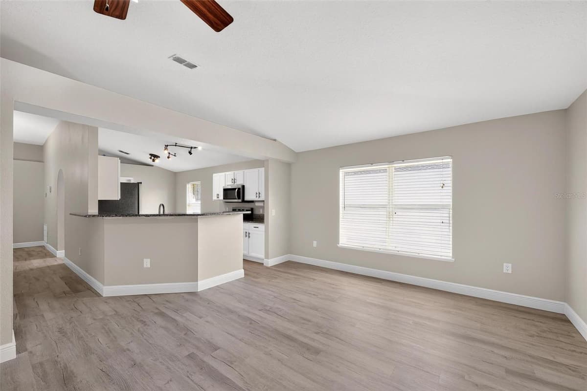 2417 SANDRIDGE CIRCLE — photo 13 of 59