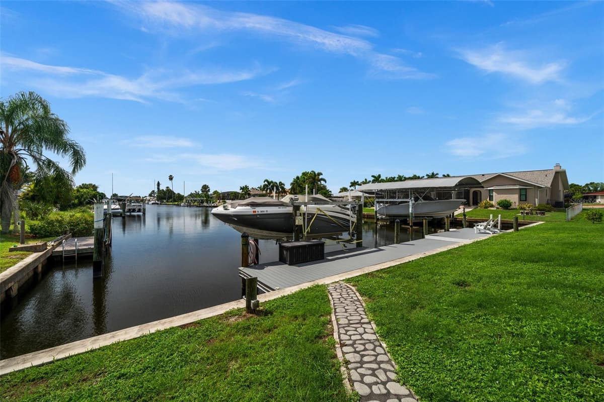 4286 HARBOR BOULEVARD — photo 25 of 50