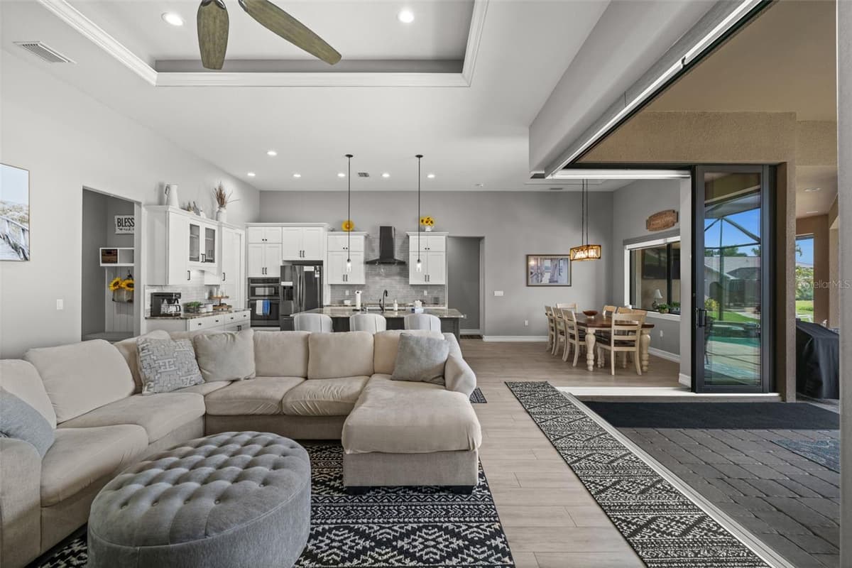 4286 HARBOR BOULEVARD — photo 12 of 50