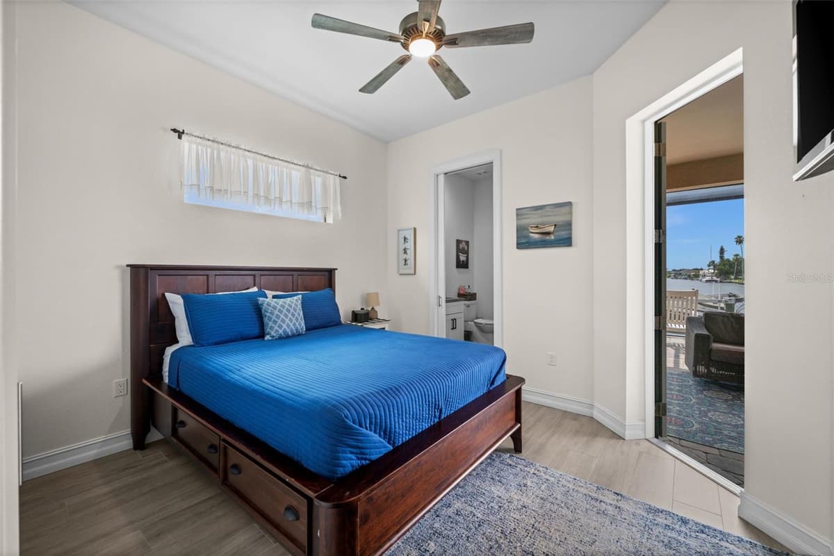 4286 HARBOR BOULEVARD — photo 33 of 50