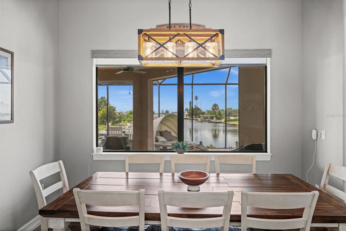 4286 HARBOR BOULEVARD — photo 13 of 50