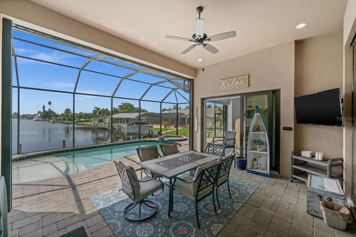 4286 HARBOR BOULEVARD — photo 19 of 50