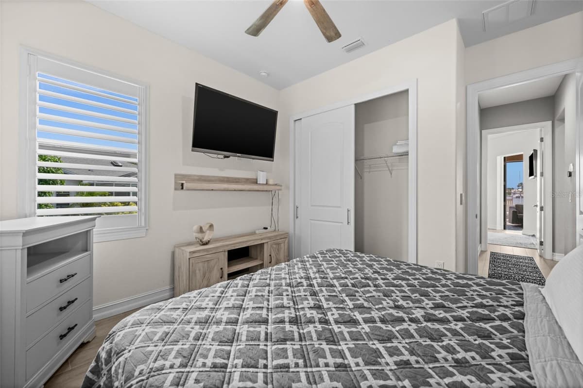 4286 HARBOR BOULEVARD — photo 36 of 50