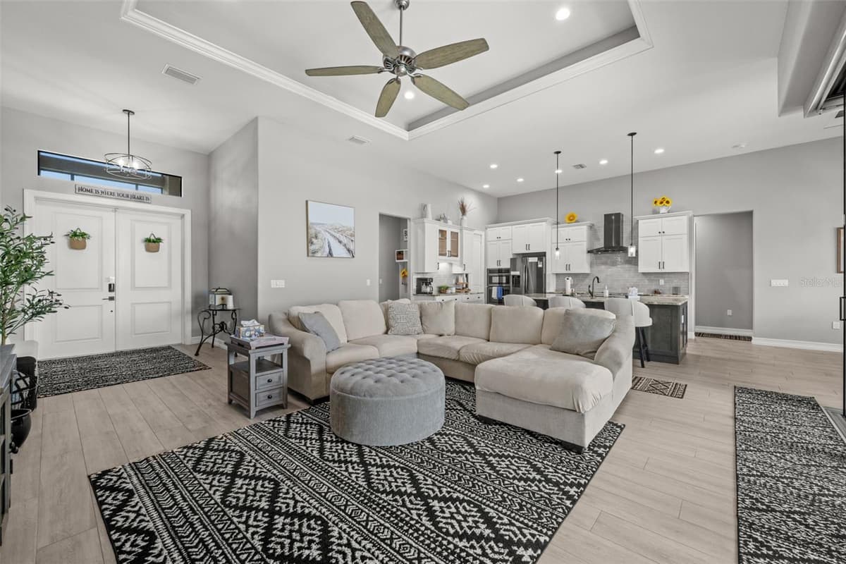 4286 HARBOR BOULEVARD — photo 6 of 50