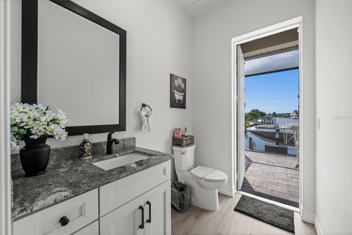 4286 HARBOR BOULEVARD — photo 38 of 50