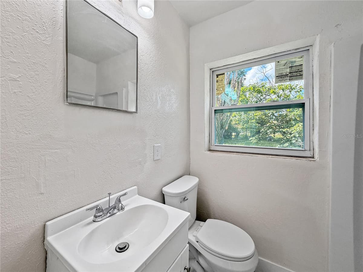 642 20TH STREET — photo 12 of 14