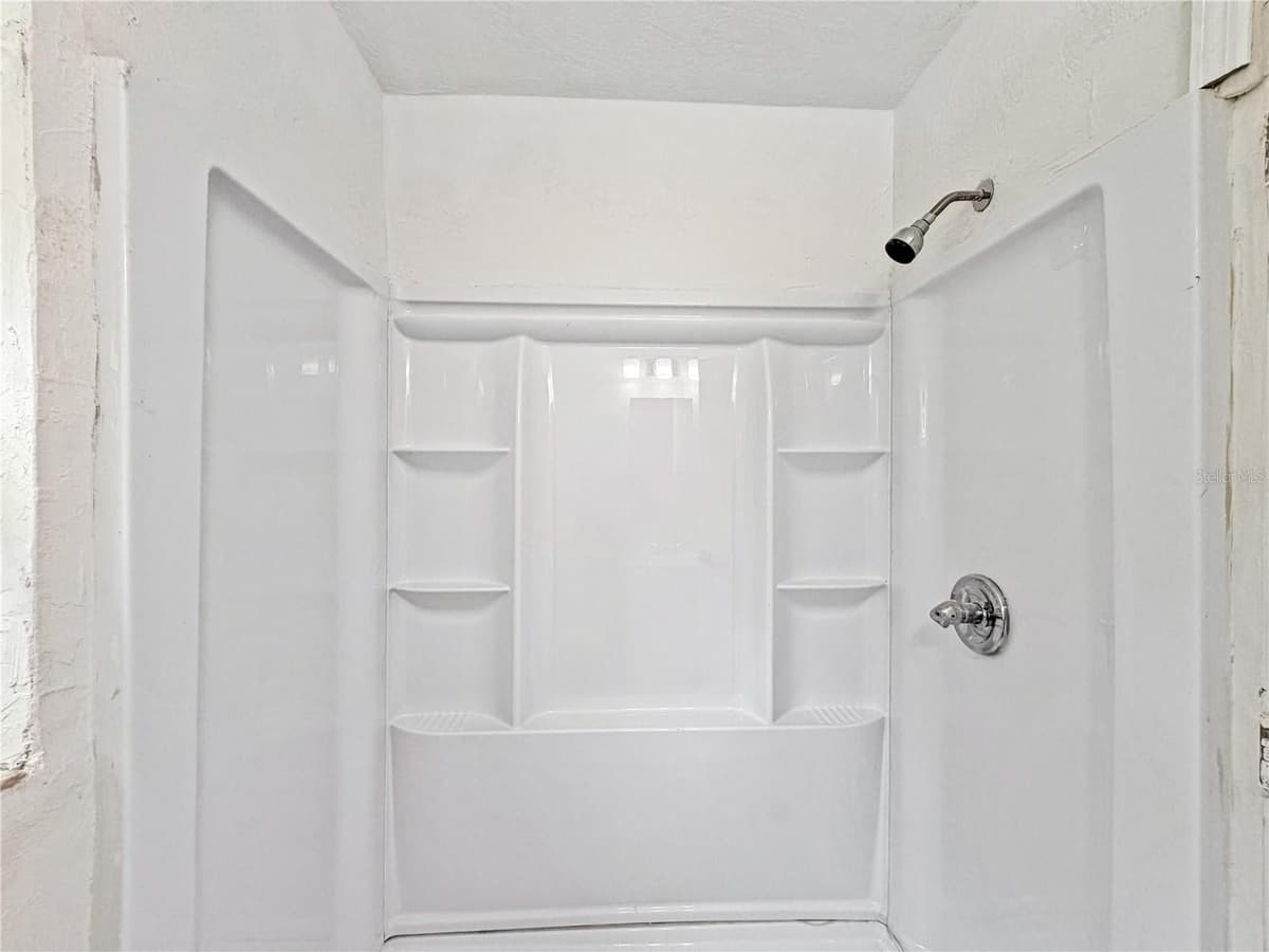642 20TH STREET — photo 8 of 14