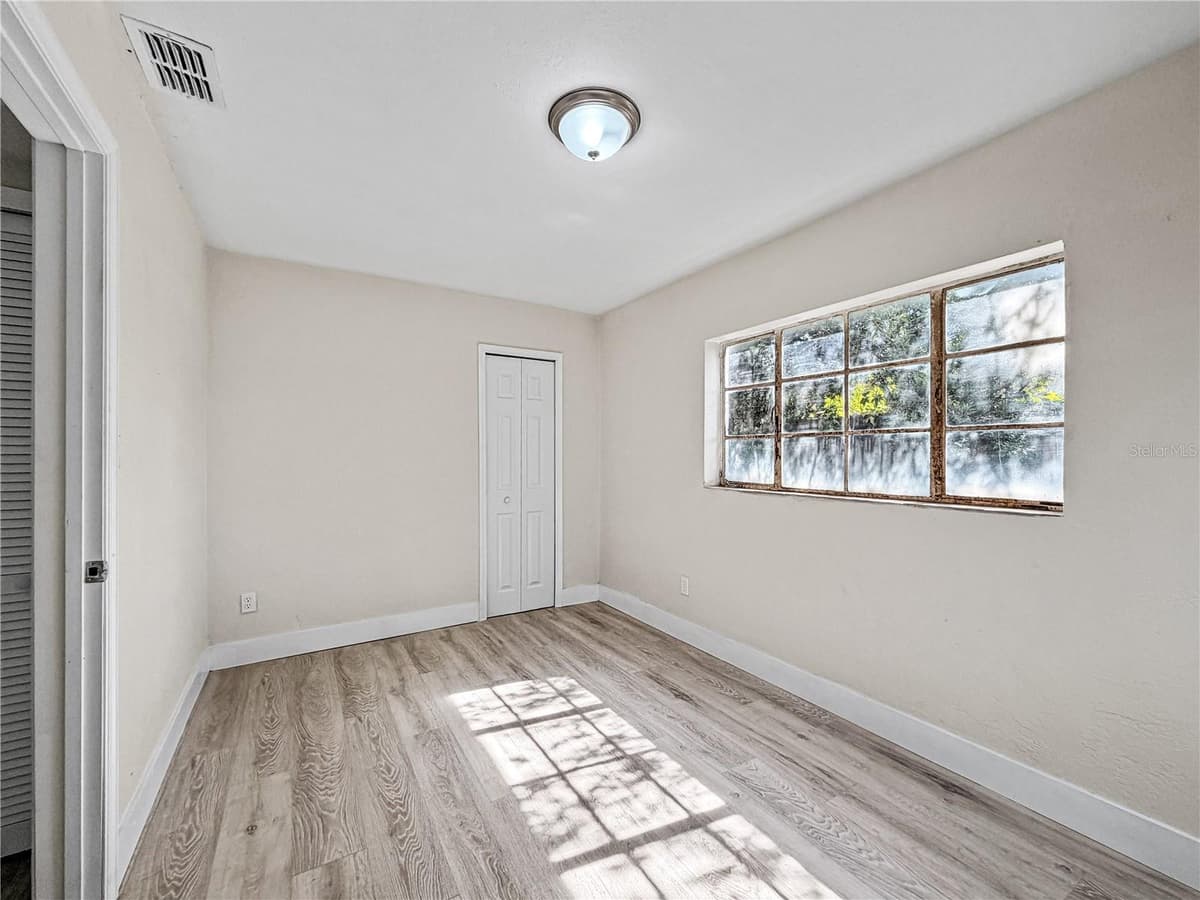 642 20TH STREET — photo 9 of 14