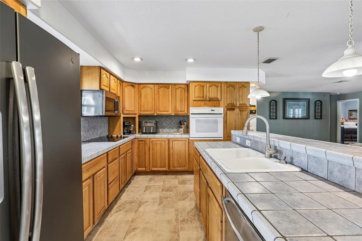 3131 CANAL DRIVE — photo 11 of 63