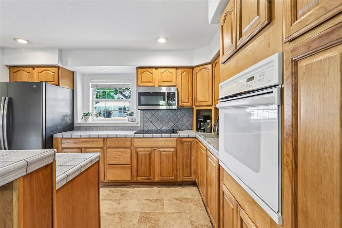 3131 CANAL DRIVE — photo 12 of 63