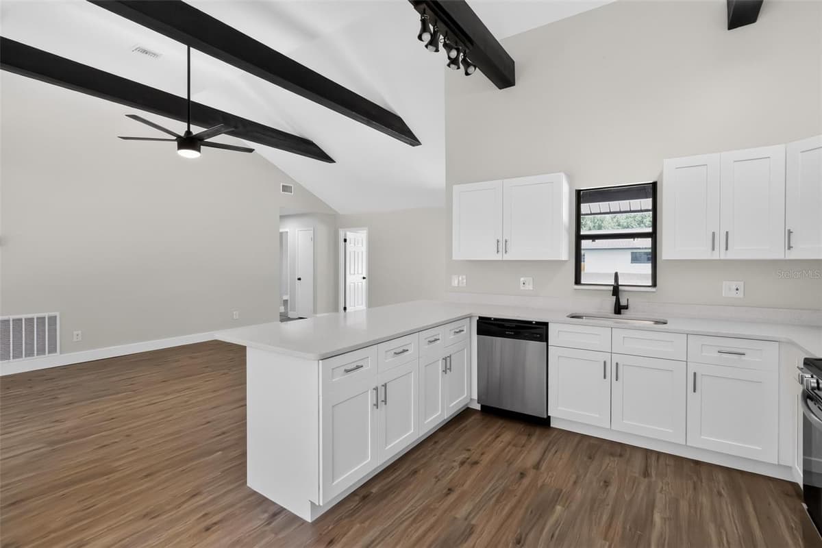 1651 GRANADA BOULEVARD — photo 10 of 57